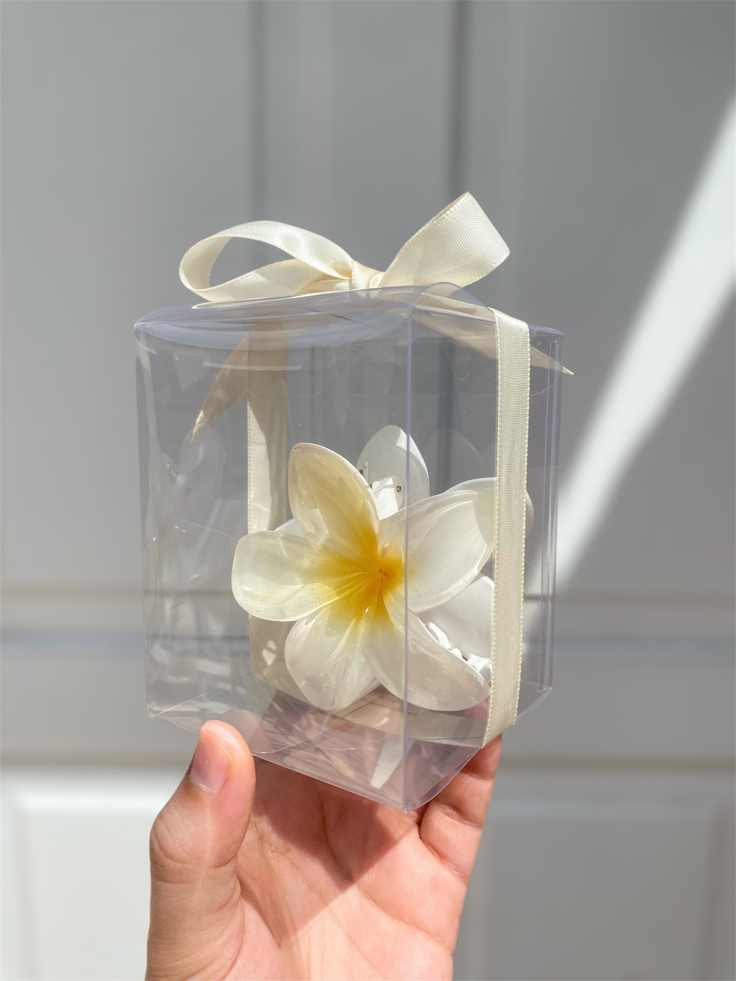 MAKEUP BAGS & HAIR ACCESSORIES