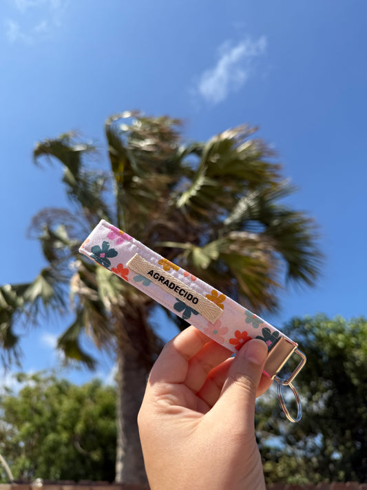Agradecido wristlet keychain