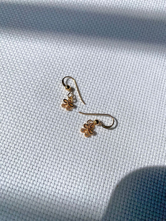 Lily bow earrings