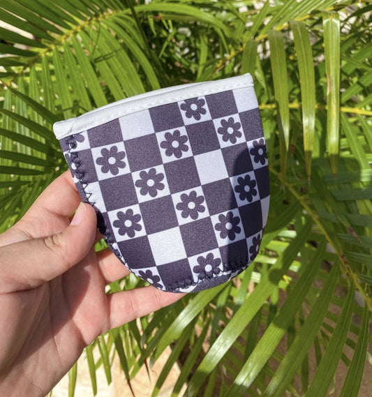 Checkered flowers cup sleeve