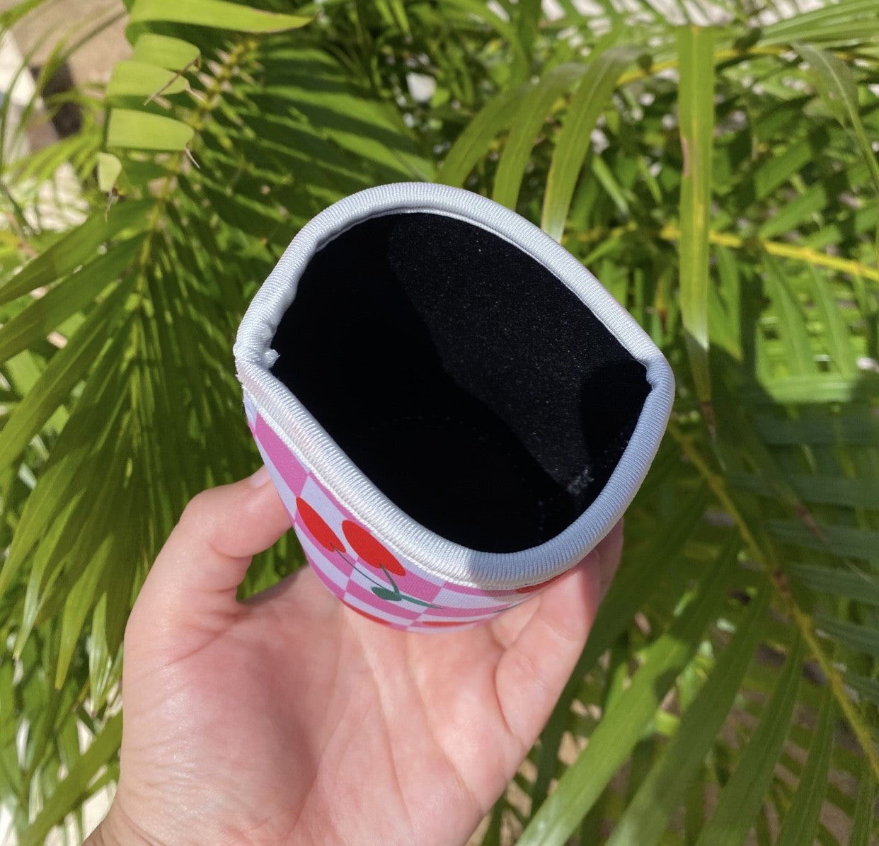 Checkered cherries cup sleeve